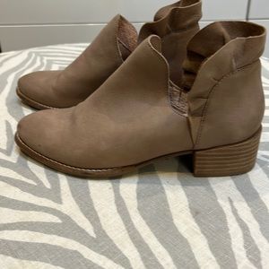 Seychelles tan booties